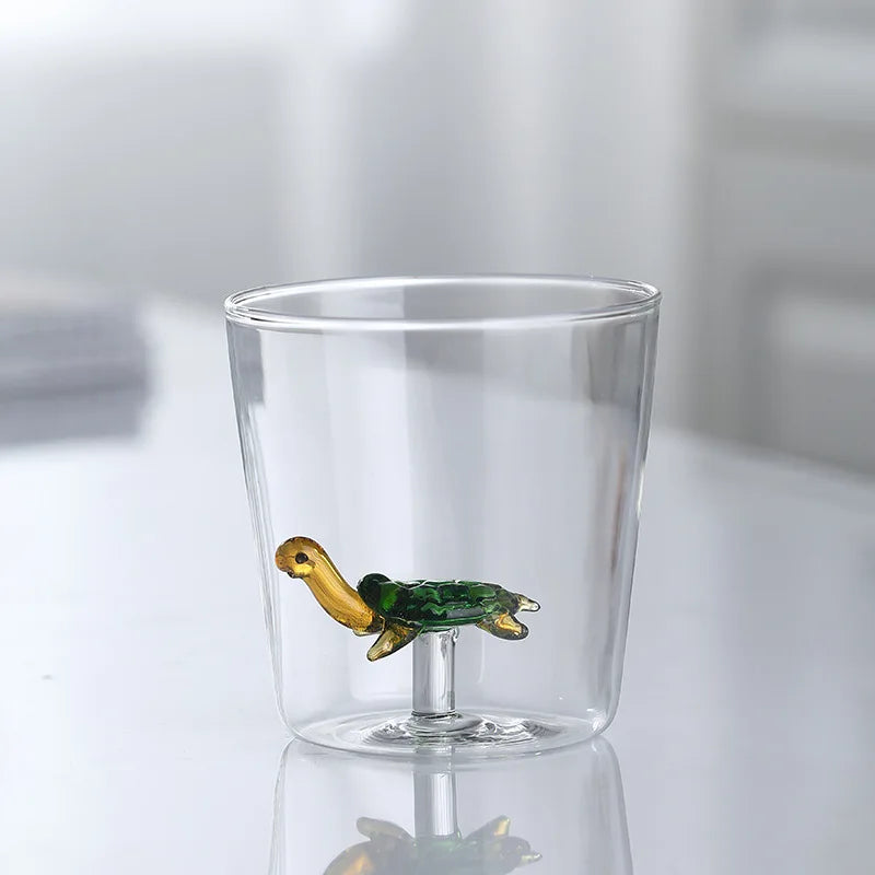 Verre artisanal 3D – Tasse transparente avec figurines